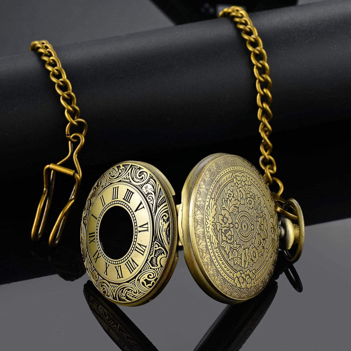 Vintage Pocket Watch Roman Numerals Scale Quartz Pocket Watches with Chain Christmas Graduation Birthday Gifts Fathers Day